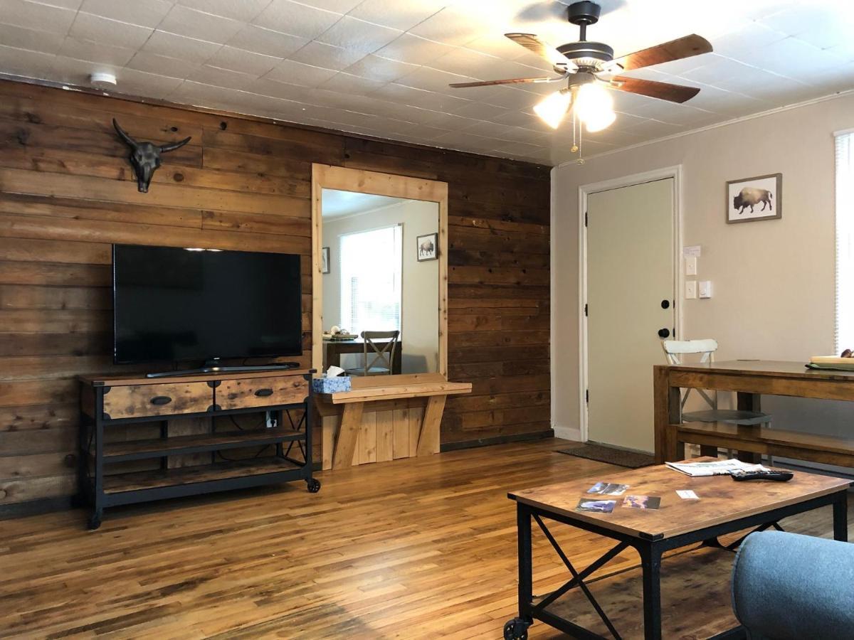 Updated + Clean Motel Room At The Base Of Mt Hood! Mount Hood Village Extérieur photo